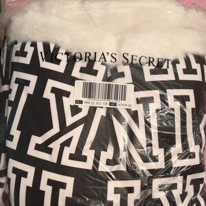 Pink Victoria’s Secret RARE black and white faux fur blanket new in package